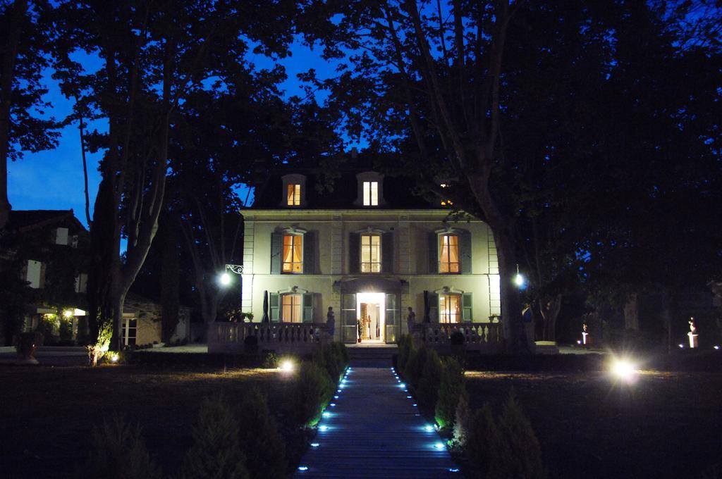 Hostellerie Les Frenes Avignon Exterior foto