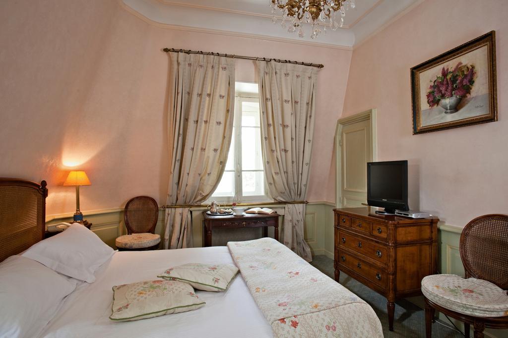 Hostellerie Les Frenes Avignon Zimmer foto